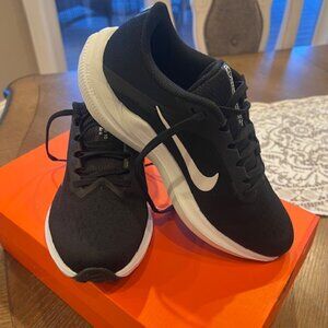 Nike Women's Revolution 7 Running Shoes - Never Worn